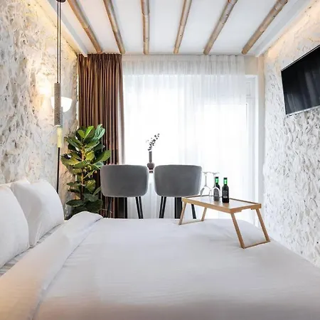 Stylish & Tiny Room-city Center Апартаменты *